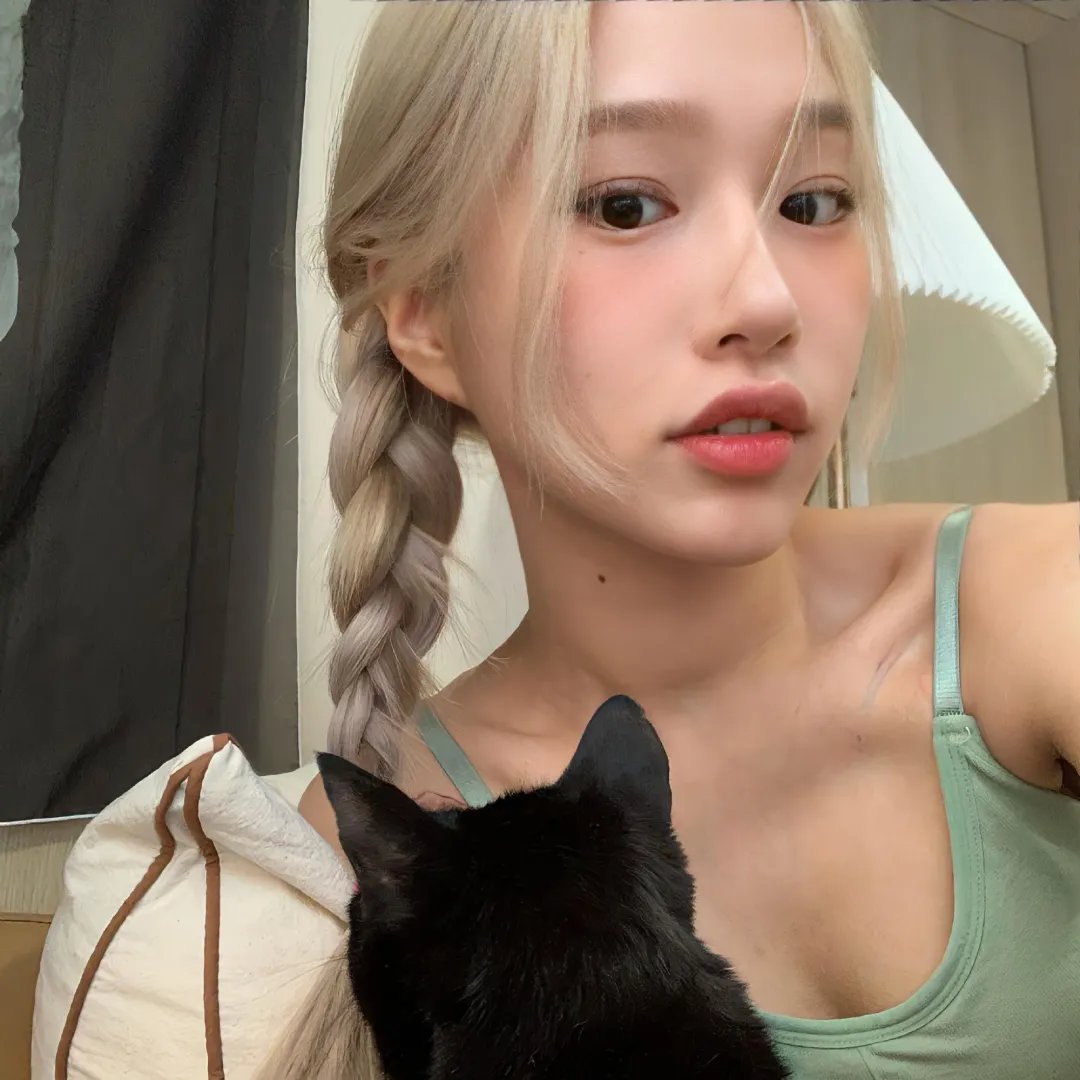 蒙娜丽莎与血月